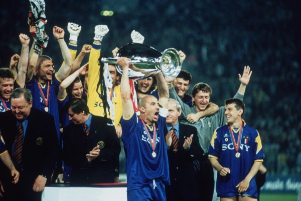 Vialli Lifts Cup