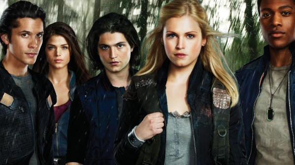 THE 100 cast BOB MORLEY (BELLAMY) MARIE AVGEROPOULOS (OCTAVIA)THOMAS MCDONELL (FINN)ELIZA TAYLOR (CLARKE) ELI GOREE (WELLS)