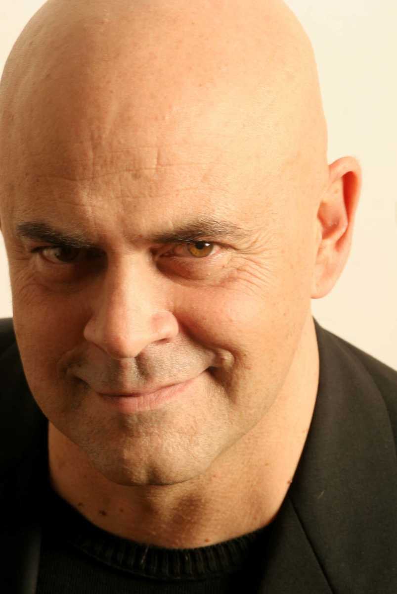 Maurizio Crozza in prima serata su Comedy Central in "Fardelli di Italialand" | Digitale terrestre: Dtti.it