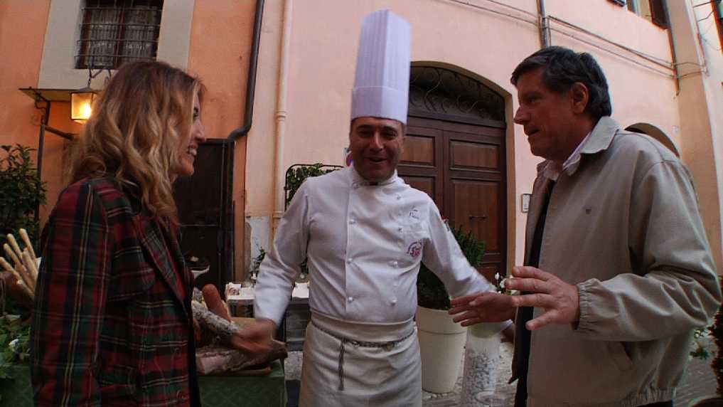 A "Conosco un posticino" il giro dell'oca a Spoleto con Riccardo Rossi | Digitale terrestre: Dtti.it