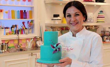 La5: da Lunedì appuntamento con "Torte d'autore" con la cake designer Paola Azzolina | Digitale terrestre: Dtti.it