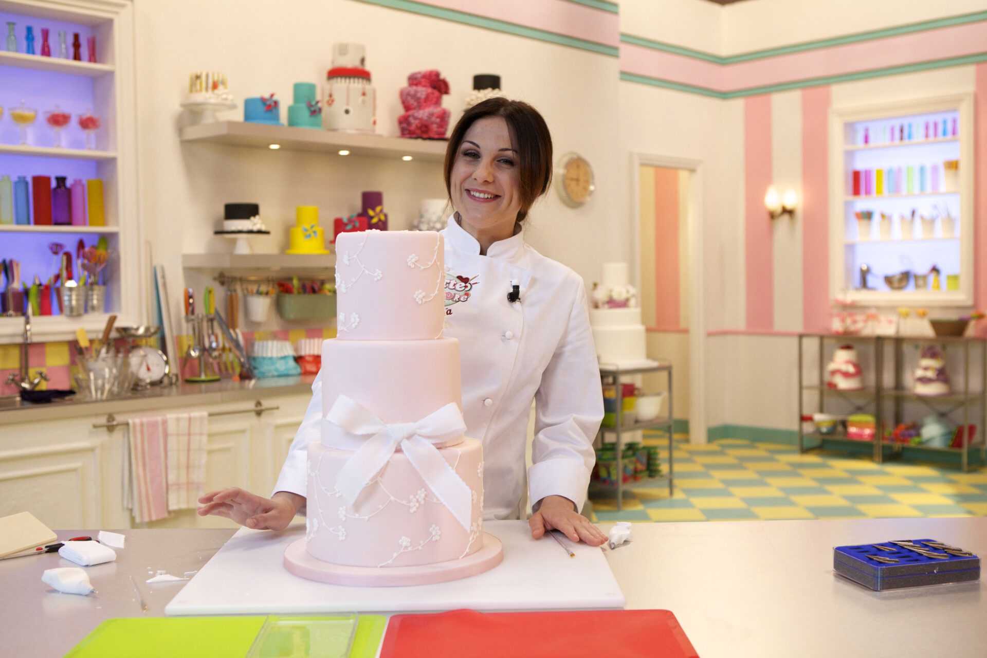 La5: Torna "Torte d'autore" con la cake designer Paola Azzolina | Digitale terrestre: Dtti.it
