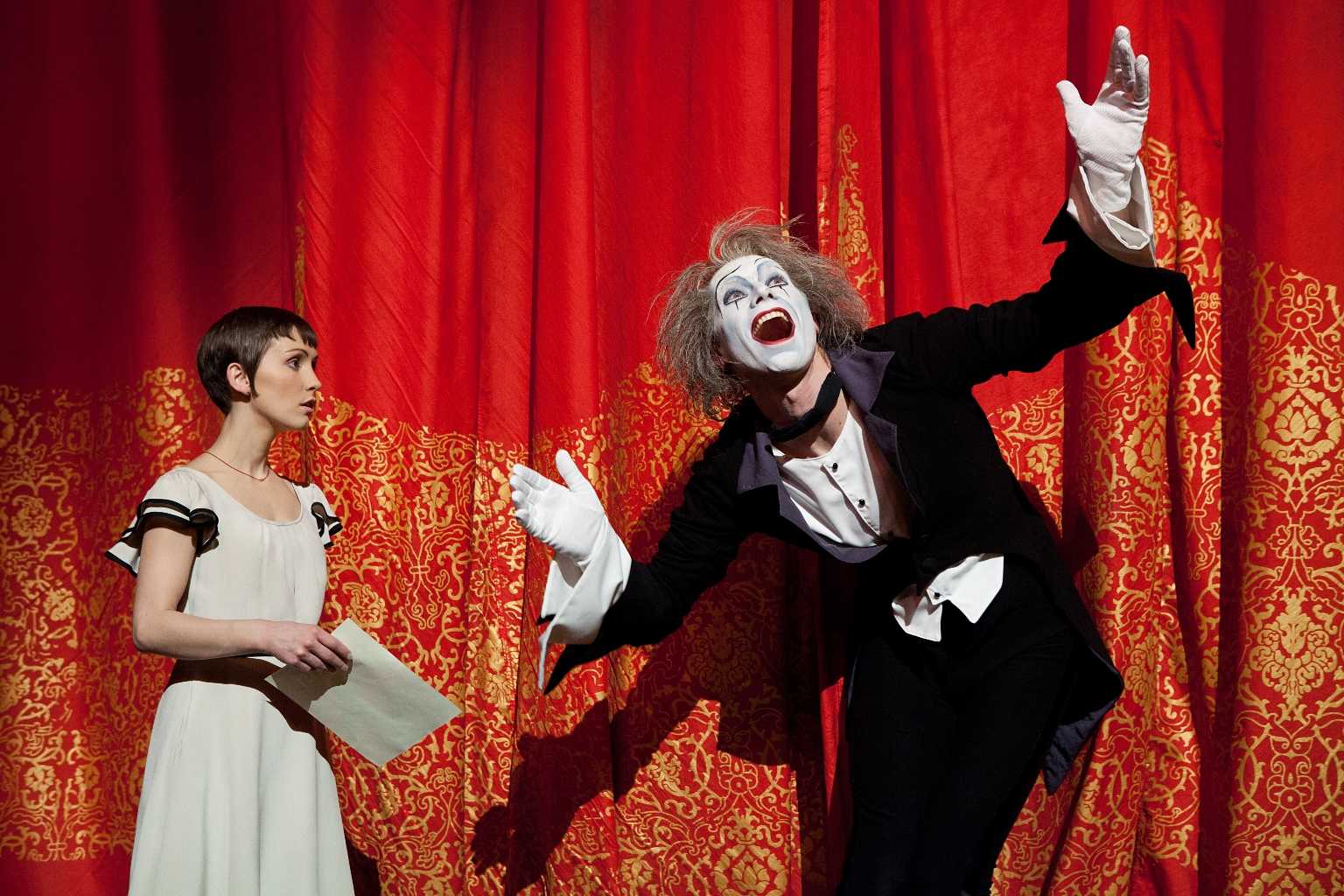 Sky 3D rinnova la sua veste grafica e celebra il cambio di look con "Cirque du Soleil 3D: mondi lontani" | Digitale terrestre: Dtti.it