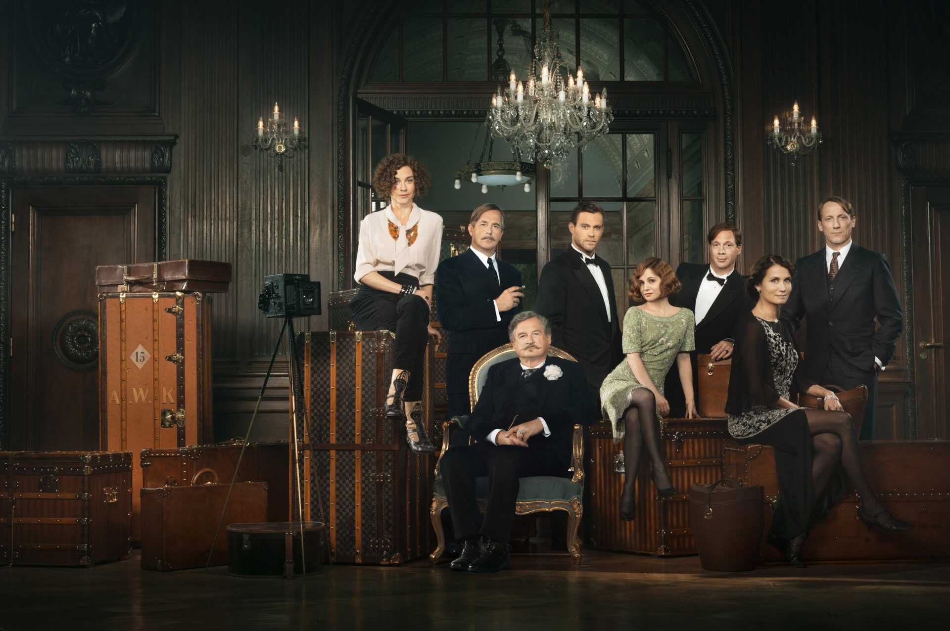 La miniserie "Una famiglia" in prima serata su Canale 5 il 10 e 13 Dicembre | Digitale terrestre: Dtti.it