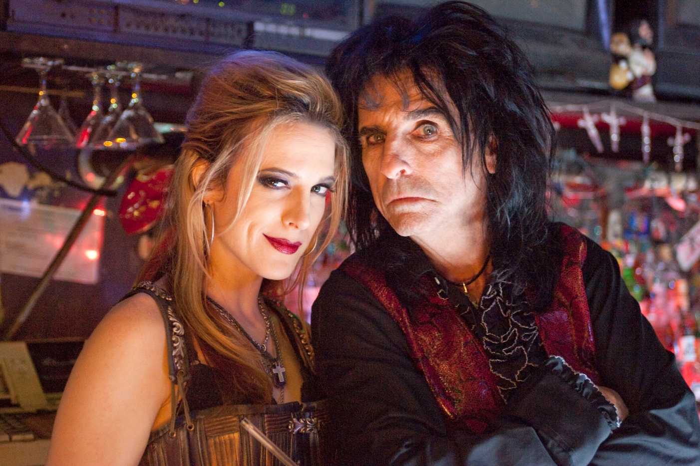 Suck: su Cielo una band di vampiri rock sfida i big della canzone italiana | Digitale terrestre: Dtti.it