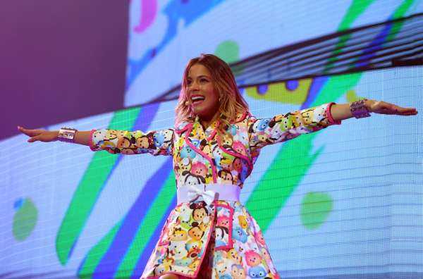 Su Sky Primafila: Violetta Live - International Tour 2015 | Digitale terrestre: Dtti.it