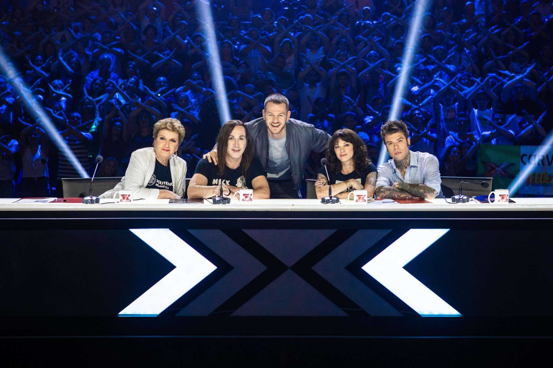 Х фактор начало. Манескин Икс фактор. X Factor Италия. Икс фактор Италия 2017 финал. Итальянский Икс фактор жюри.