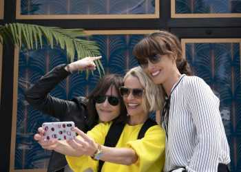 (L-R) Katherine Moennig as Shane McCutcheon, Leisha Hailey as Alice Pieszeckie and Jennifer Beals as Bette Porter in THE L WORD: GENERATION Q, "LA Times". Photo Credit: Hilary Bronwyn Gayle/SHOWTIME.