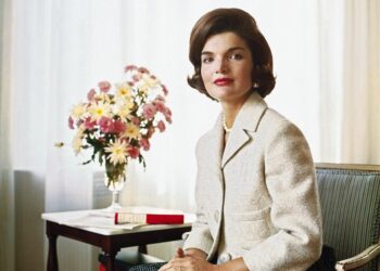 HX31GE JACQUELINE KENNEDY FIRST LADY 01 June 1955