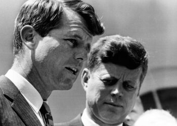 D18JRG President John Kennedy and Attorney General Robert Kennedy during ceremonies honoring the bravery of young African Americans. A