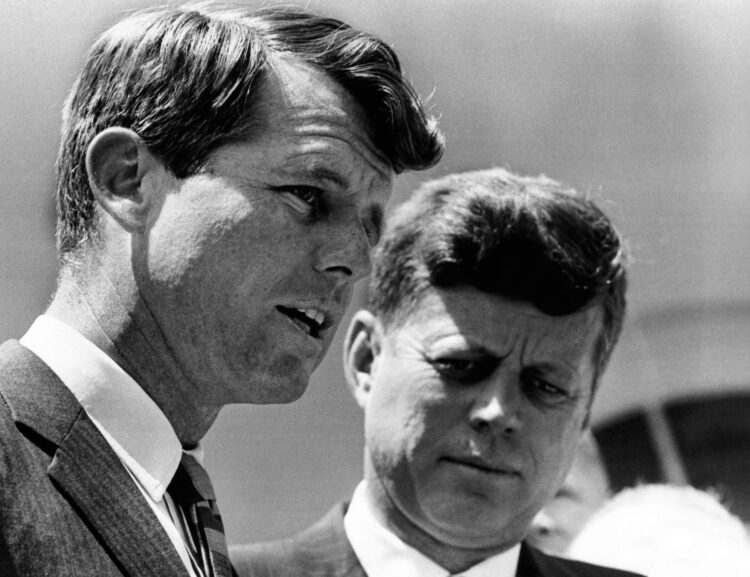D18JRG President John Kennedy and Attorney General Robert Kennedy during ceremonies honoring the bravery of young African Americans. A
