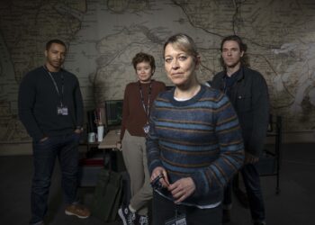 26.03.21 UKTV - Annika Publicity & Production Stills
Block 2 CS D31
04/ 35-Int Police Headquarters desk area

DS Tyrone Clarke  ( Ukweli Roach )
DC Blaier Ferguson ( Katie Cheung )
DI Annika Strandhed (  Nicola Walker )
DS Michael McAndrews ( Jamie Sives )


kelly.phelps@UKTV.co.uk
02037 527620
07387 023789
