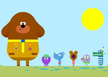 Picture Shows: Duggee stood next to the Squirrels standing in their swimsuits