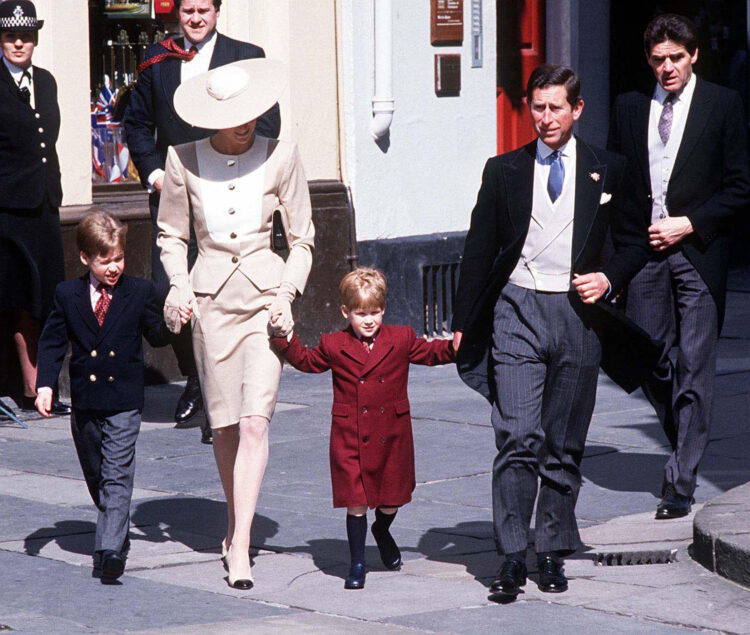 2GX8WJ8 The Prince and Princess of Wales, with young Prince William and Harry at the wedding of Duke Hussey's daughter in Bath, May 1989.
Photo. Anwar Hussein